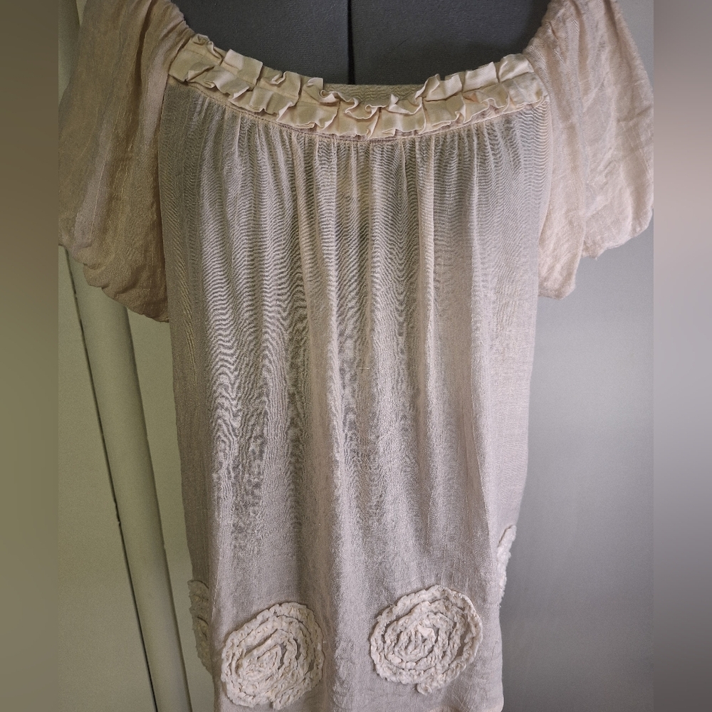 Solitaire Beige Ruffled Top With Rosettes. Size Large